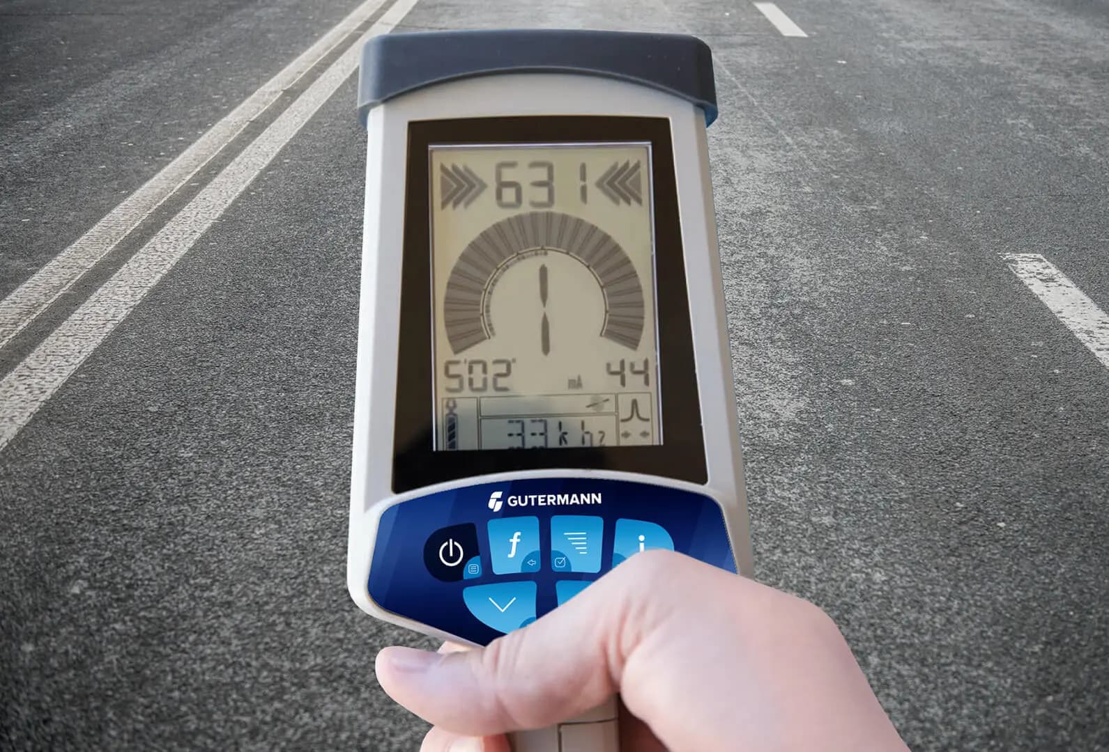 Aquatracer 300 – Underground Cable and Pipe Detector 2